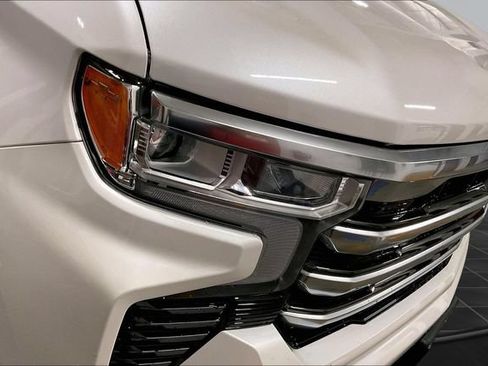 Used 2024 Chevrolet Silverado 1500 High Country w/ Technology Package AWD/4WD image 31