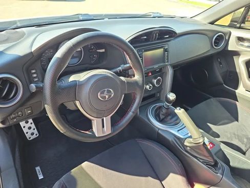 Used 2015 Scion FR-S RWD image 18