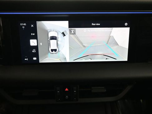 Certified 2025 Porsche Macan Electric image 21