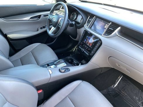 Certified 2023 INFINITI QX50 Luxe FWD image 9