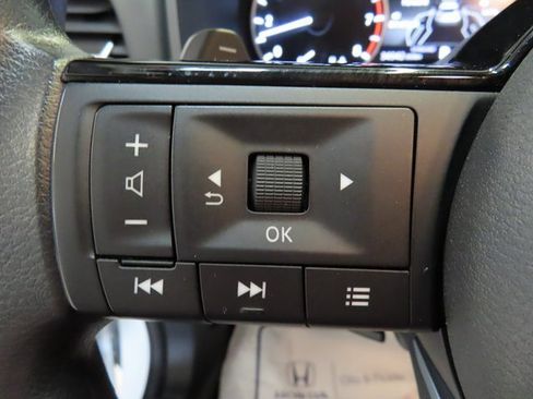 Used 2023 Nissan Rogue SV image 21