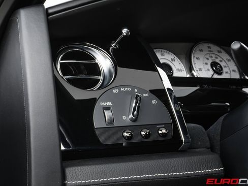 Used 2019 Rolls-Royce Ghost *STARLIGHT HEADLINER * IMMACUL image 24