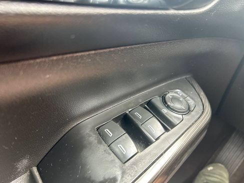Used 2018 GMC Acadia SLT FWD image 12