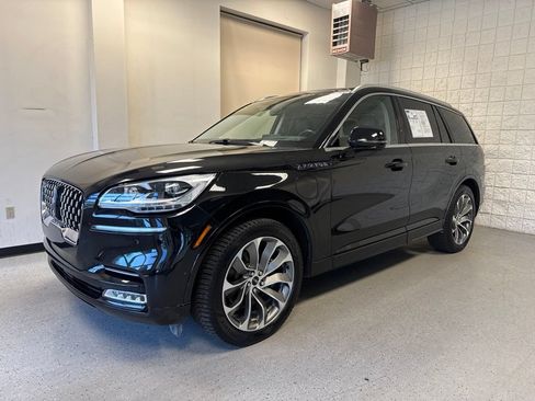 Used 2023 Lincoln Aviator Grand Touring w/ Equipment Group 301A AWD/4WD image 2