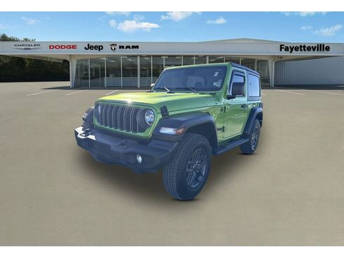 Used 2025 Jeep Wrangler Sport image 7