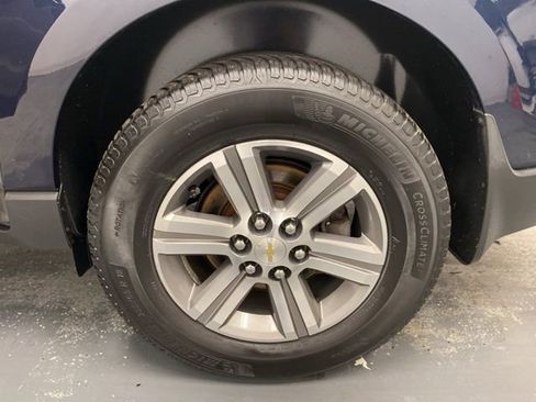 Used 2017 Chevrolet Traverse LT image 30