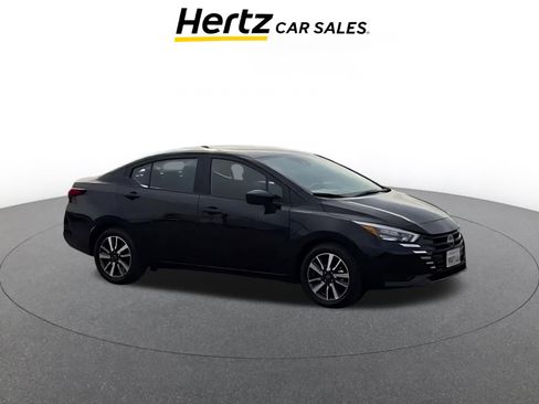 Used 2025 Nissan Versa SV image 1