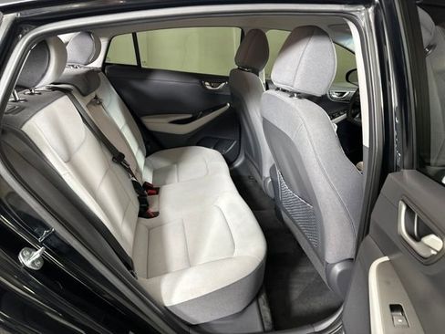 Used 2021 Hyundai Ioniq SE image 27