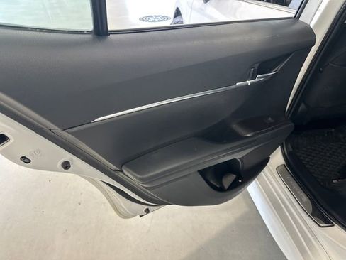 Used 2024 Toyota Camry SE image 33
