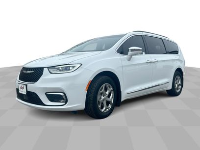 Used 2022 Chrysler Pacifica Limited