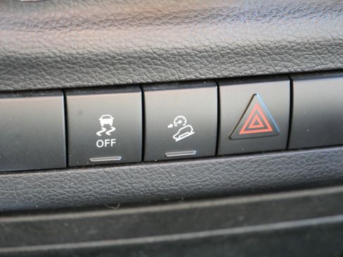 Used 2013 Jeep Wrangler Sport image 23