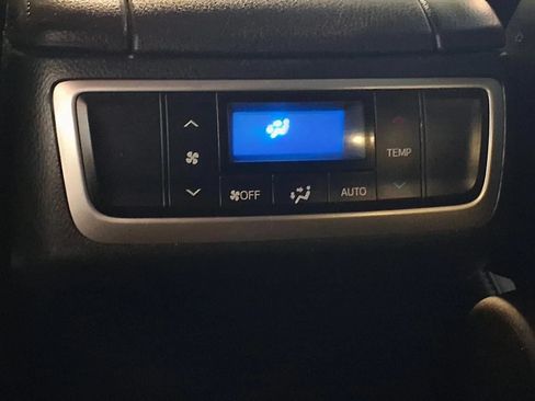 Used 2017 Toyota Highlander XLE AWD/4WD image 19