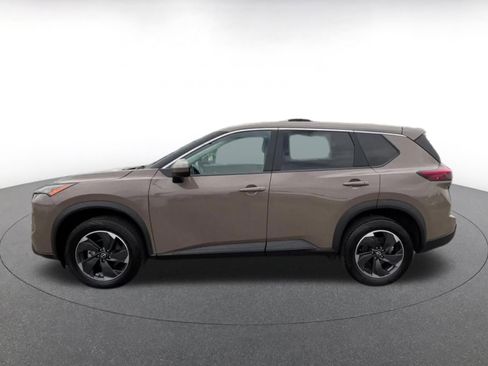 Used 2025 Nissan Rogue SV AWD/4WD image 9