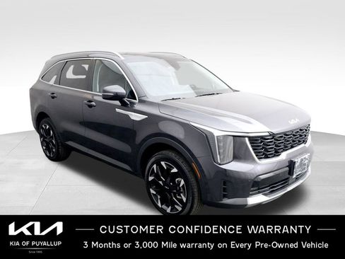 Certified 2025 Kia Sorento EX w/ Panoramic Sunroof Package AWD/4WD image 3