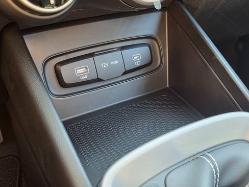 New 2025 Hyundai Venue SEL image 28