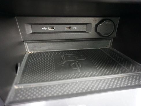 Used 2022 Volkswagen Tiguan SE FWD image 29