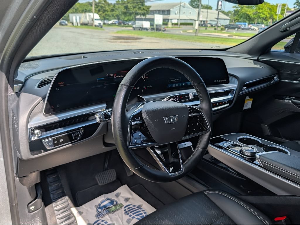 Used 2024 Cadillac Lyriq Sport AWD/4WD image 20