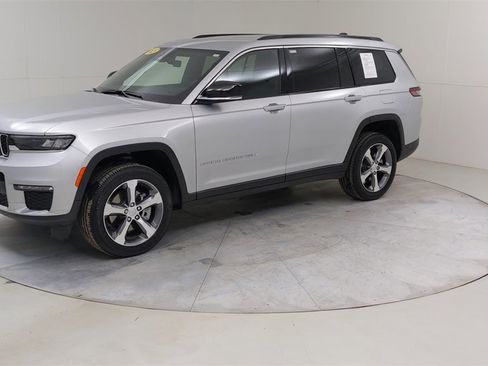 Used 2025 Jeep Grand Cherokee L Limited image 20