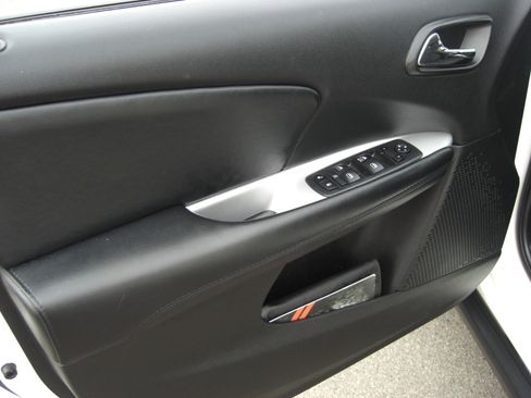 Used 2017 Dodge Journey SE w/ Flexible Seating Group image 20