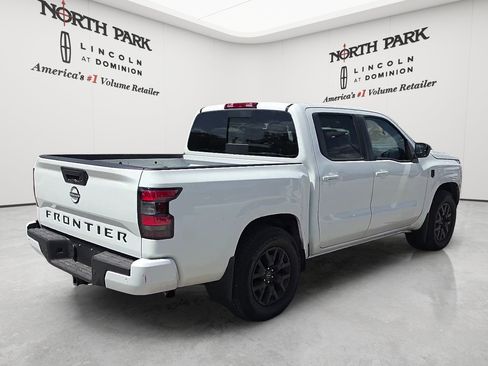 Used 2026 Nissan Frontier SV w/ All-Weather Content Package RWD image 5