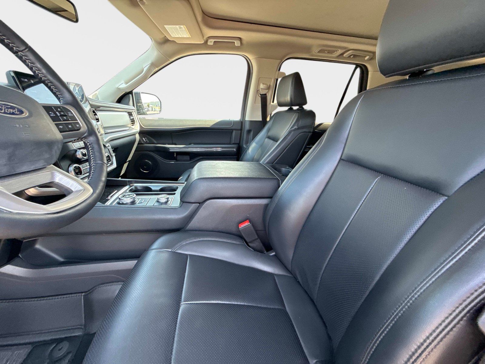 Used 2024 Ford Expedition Max XLT AWD/4WD image 24