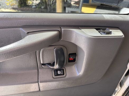 Used 2014 Chevrolet Express 1500 image 10