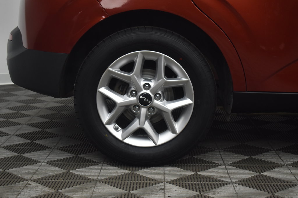 Used 2022 Kia Soul LX w/ Technology Package FWD image 25