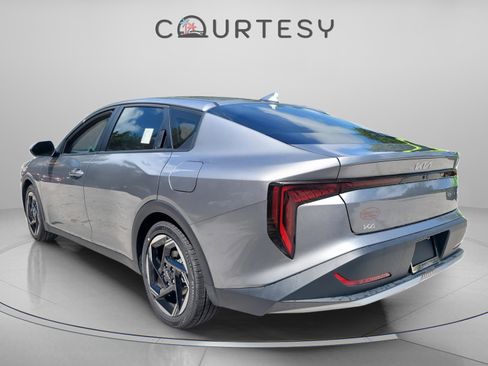 New 2025 Kia K4 EX image 2