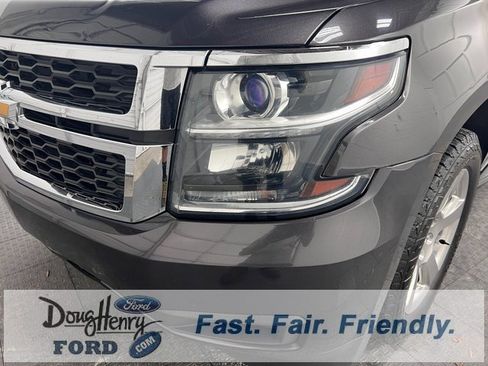 Used 2017 Chevrolet Suburban LT image 11