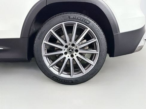 Used 2021 Mercedes-Benz GLB 250 4MATIC image 32