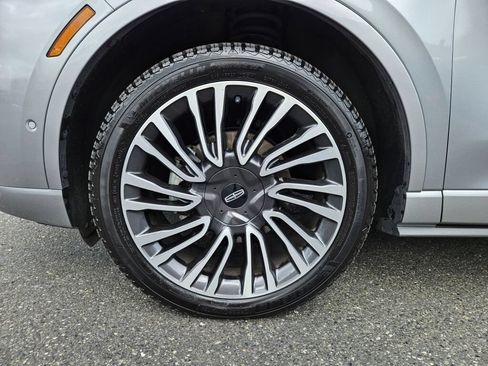Used 2021 Lincoln Corsair Reserve w/ Equipment Group 201A AWD/4WD image 9