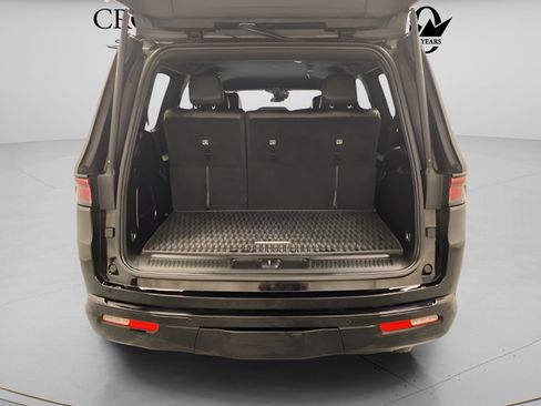 Used 2025 Jeep Wagoneer Series II w/ Convenience Group I AWD/4WD image 26