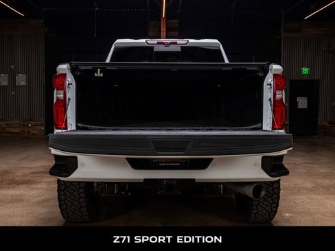 Used 2022 Chevrolet Silverado 2500 LTZ w/ LTZ Plus Package image 9