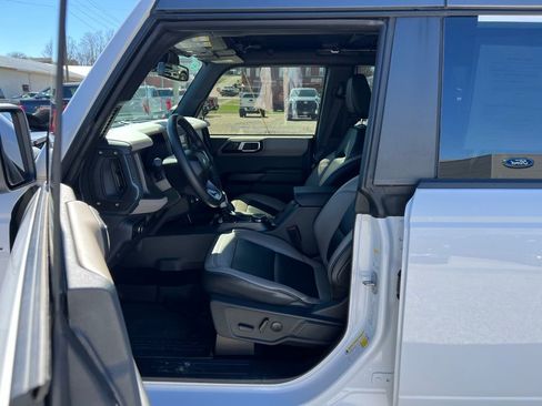 Used 2024 Ford Bronco Wildtrak image 13