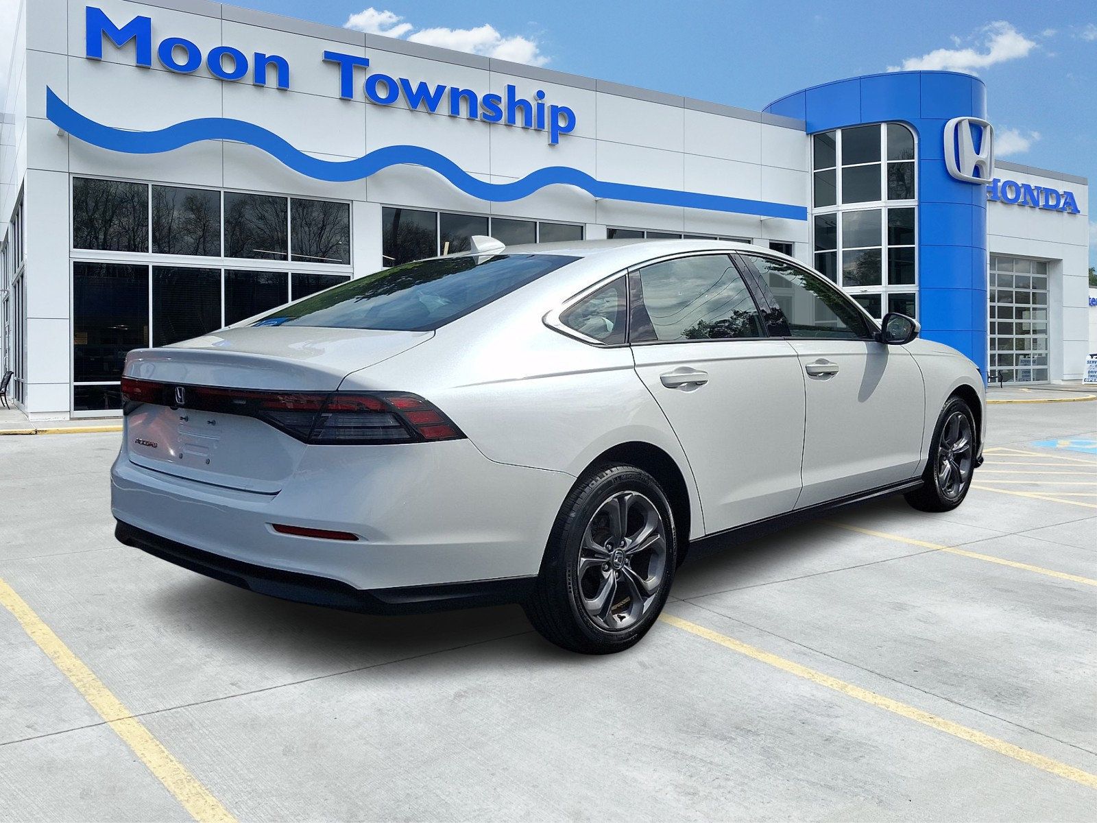 Used 2023 Honda Accord EX image 6