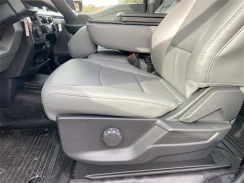 New 2026 Ford F550 4x4 Crew Cab Super Duty image 14