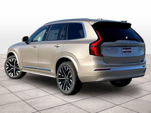 New 2026 Volvo XC90 B5 Plus w/ Protection Package image 3