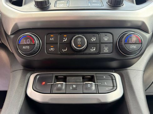 Used 2020 GMC Acadia SLE AWD/4WD image 17