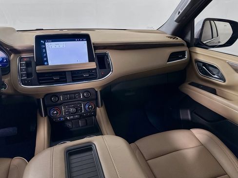 Used 2023 Chevrolet Tahoe Premier w/ Advanced Technology Package RWD image 23