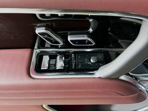 New 2026 Land Rover Range Rover Long Wheelbase Autobiography image 19