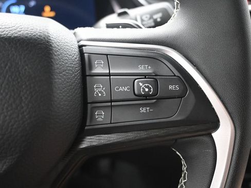 Used 2024 Jeep Grand Cherokee L Laredo RWD image 22
