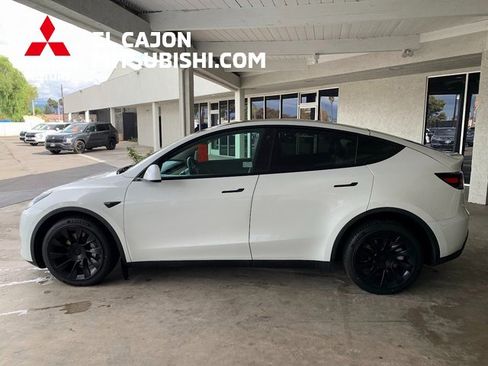Used 2021 Tesla Model Y Long Range image 8