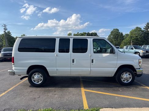 Used 2010 Ford E-350 and Econoline 350 XLT RWD image 5