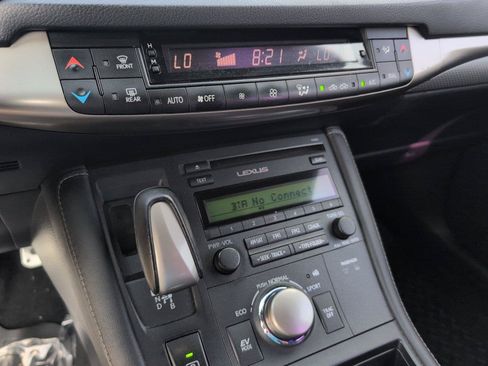 Used 2015 Lexus CT 200h w/ F Sport w/Nuluxe Interior FWD image 18