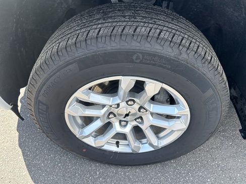 Certified 2025 Chevrolet Silverado 1500 RST AWD/4WD image 9