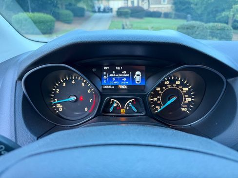 Used 2018 Ford Focus SE FWD image 12