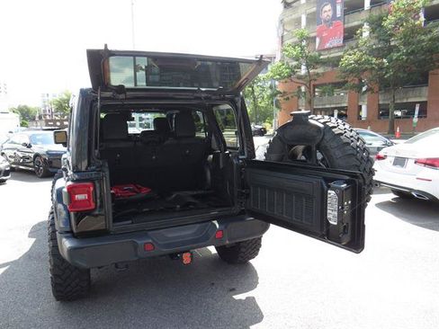 Used 2020 Jeep Wrangler Unlimited Sahara AWD/4WD image 31