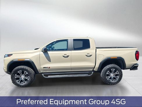 Used 2024 GMC Canyon AT4 w/ LPO, Off Road Lift Package AWD/4WD image 3