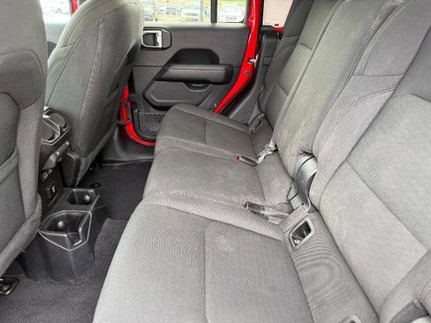 Used 2020 Jeep Gladiator Overland AWD/4WD image 11