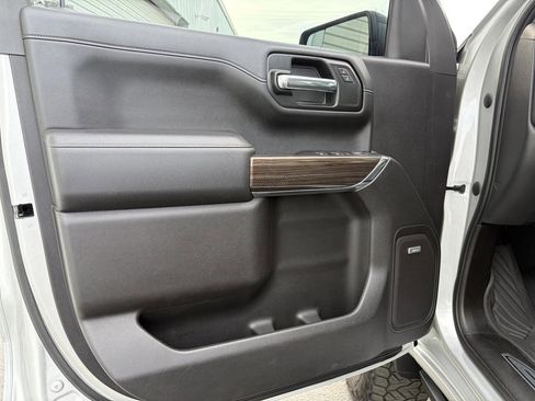 Used 2021 Chevrolet Silverado 1500 LT Trail Boss w/ Convenience Package II image 17